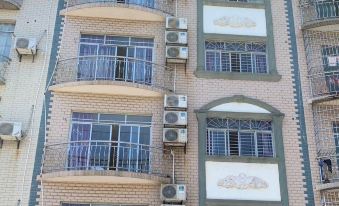 Xinronghua Hotel (Qinzhou No.1 People's Hospital Branch)