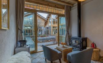 Xianlv Baisha Snow Mountain Hostel