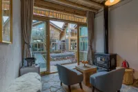 Xianlv Baisha Snow Mountain Hostel - บ้านพักหลังเล็ก