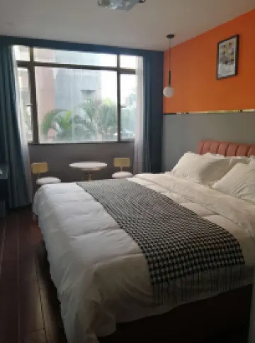 香蕉宿設計ホテル(深セン会展センター)