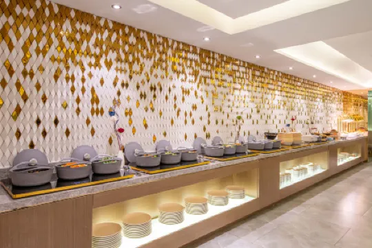 Crystal Orange (South of Beijing Railway Station ) Отели рядом с достопримечательностью «CPC Beijing Xicheng District Committee Party School»