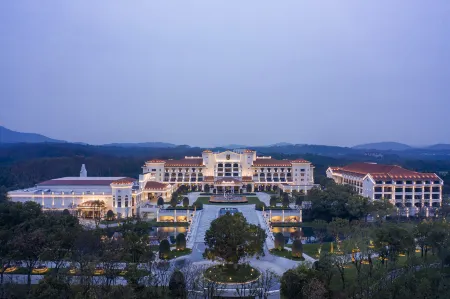 Nanjing Suning ZhongShan Golf Resort Отели рядом с достопримечательностью «Nanjing University of Science and Technology Zijin College»