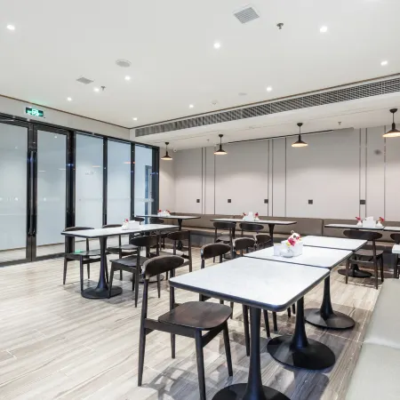 HanTing Hotel (Zunyi High Speed Railway Station)