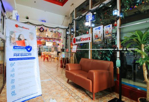 4. 레드도어즈 앳 ..