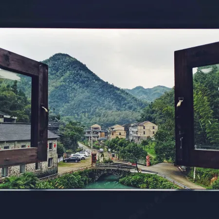 Natural Life in The Mountains