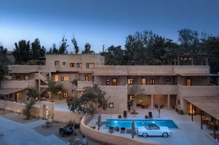 Zhongwei at Xiaowan B&B