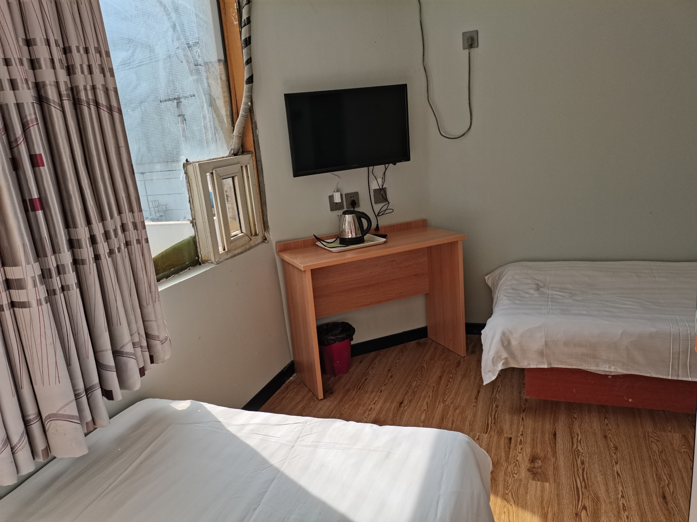 Zhishi Business Hotel (Jinan Qilu Hospital Shop)Hotel Overview