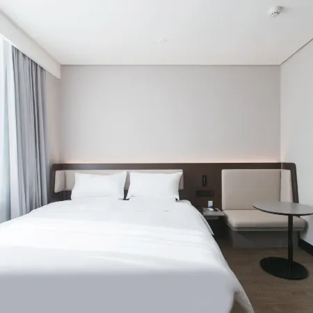 HanTing Hotel (Zhangbei County Government)