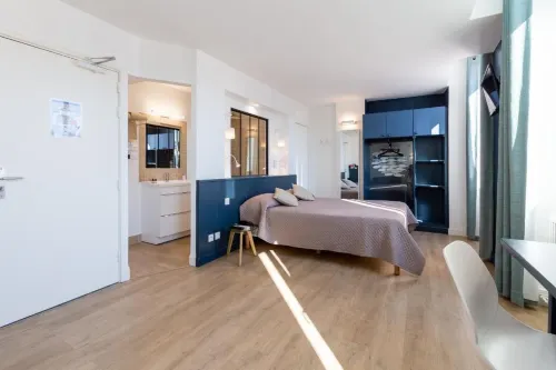 Citotel le Regina Bordeaux Gare Saint-Jean Hotels in Begles