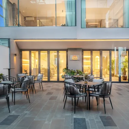 Maan Coco Flagship Seaview Hotel