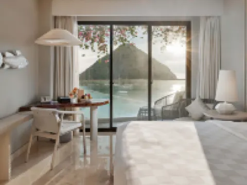 アヤナ コモド ワエチチュビーチ コモドのホテル