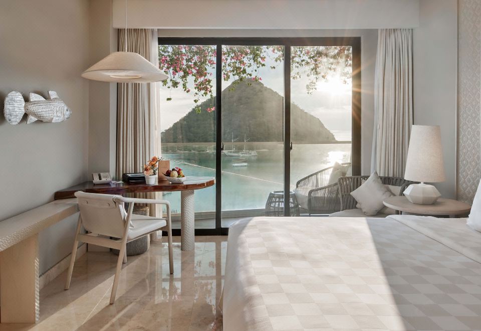 4. 아야나 코모도 ..