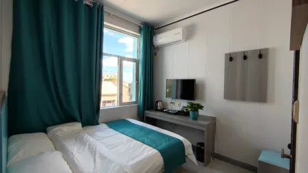 Ejinaqi Luxing Hostel