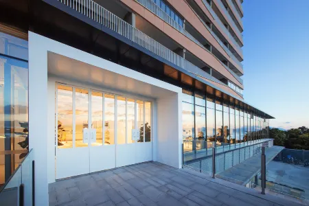 Island Skylight Resort Отели рядом с достопримечательностью «Jinyintan Beach»