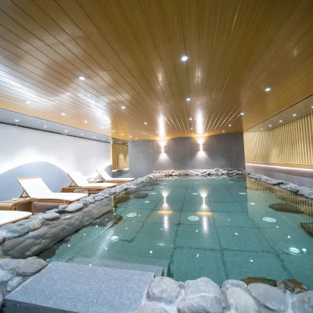 Maitreya Chizhiquan Hot Spring Hotel (Maitreya Honghe Water Township)