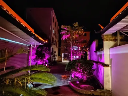 night parking hotel Отели рядом с достопримечательностью «Qingniu Baima Square»