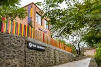 Floral Hotel·Flower Inn Inn (Yanqing Scenic Area Branch) Hotels near Maoling Mausoleum