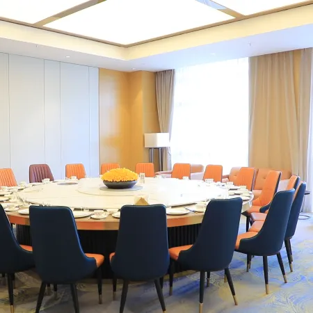 Lankao Chengbi Jianguo Hotel