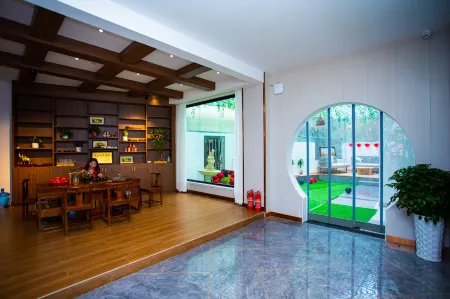 Susong Yiyi Holiday Hotel Отели рядом с достопримечательностью «Susong Radio and TV University»