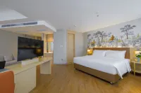 Vienna Hotel (Kaifeng Lankao Jiao Yulu Memorial Park)