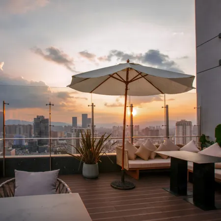 Xishe Qinghuan Sky Private Hot Spring & Terrace Garden Hotel