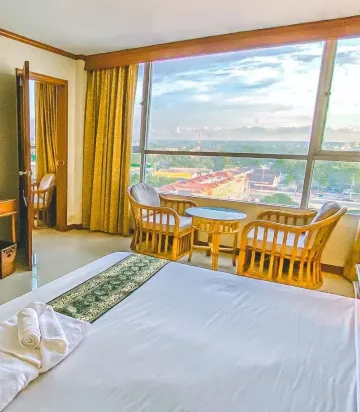 ห้องดีลักซ์ เตียงใหญ่ 1 เตียง