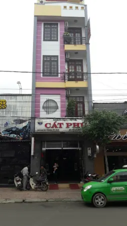 Cat Phu Hotel Отели рядом с достопримечательностью «BMT Little Garden»