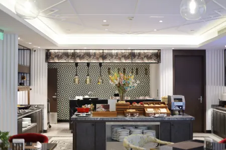 Jinjiang Metropolo Hotel Wuhan Sports Center Subway Station Wanda Plaza Отели рядом с достопримечательностью «Jiuzhen Forest Park»