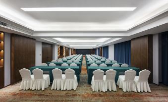 Qianna QianXun Hotel (Kaifeng Daliangmen Millennium City Park)