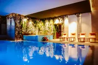 Hotel Kocibelli Pool & Spa - Pools