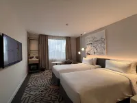 Mercure Kuala Lumpur Glenmarie Hotels near Evolve Concept Mall