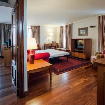 Hotel Conde Duque Bilbao Hotels near Zubizuri