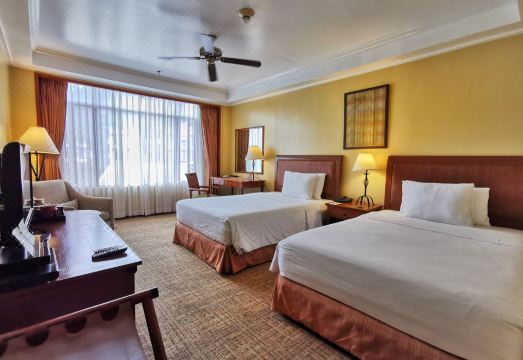 바기오 캠프 존 헤이의 평화로운 전경