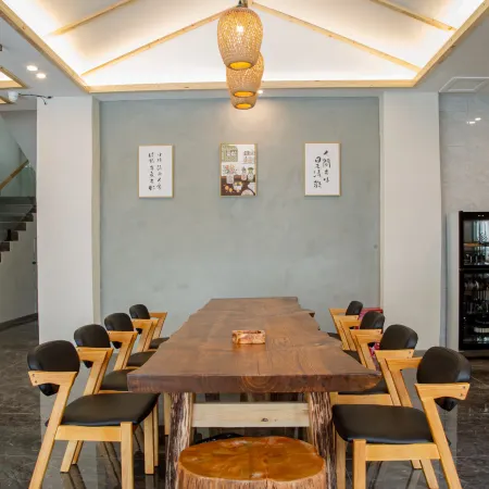 Qing yi Mountain View Residential Hotel