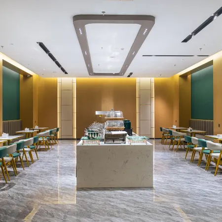 Gongzhuling Huayi Hotel