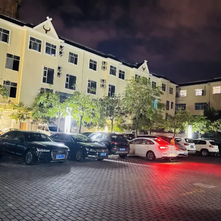 Hindu Hot Spring Hotel (Delong International Jewelry City Duobao City Branch)