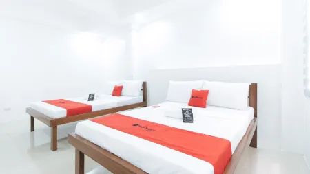 RedDoorz Plus @ DBuilders Poblacion BGC Отели рядом с достопримечательностью «Эндеран Колледжес»