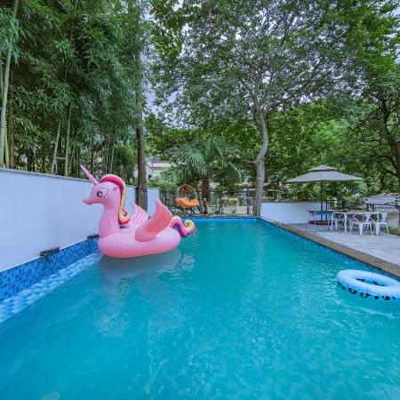 Yunshang Grassland·Anji Jiyi Starry Sky Pool Linxi Hot Spring Holiday Home