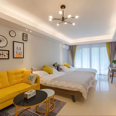 Youjianhai Holiday Apartment (Hailing Island Agile Gold Coast Branch)
