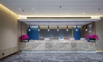 Qinzhou Yuehua Jiangyu Lake Hotel (Baishi Lake Park Wuyue Plaza)