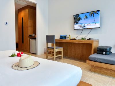 デラックスルーム(プール利用可) カタラッキー ヴィラ&プールアクセス プーケットの写真