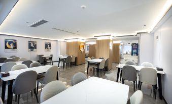 Zhengzhou Zhongmou Zhipu Hotel (only available in Henan Movie Town)