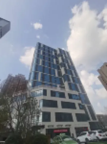 漫鹿Ins設計飯店（鄭州錦藝城月季公園地鐵站店） 升龍天匯廣場附近的飯店