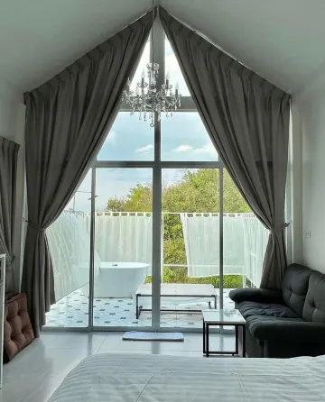 ห้องเตียงใหญ่ พร้อมวิวเมือง