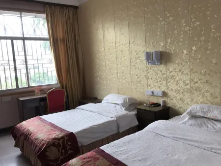 Xiangnan Hotel Отели в г. Жучэн