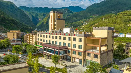 Xingshan Shuangquanzhai Hot Spring Hotel