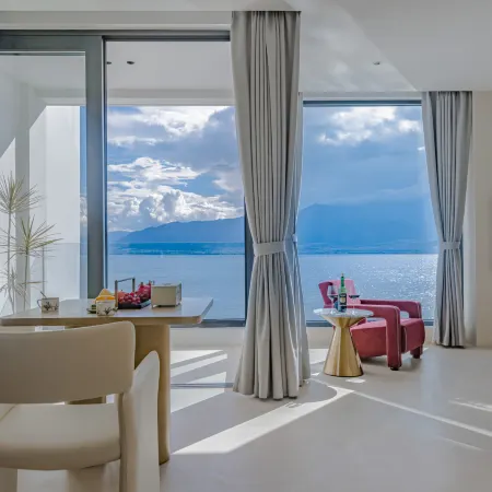 Wushuang Yayu Designer Boutique Stay · Erhai Lake