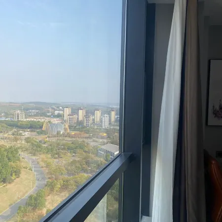 Vienna International Hotel (Jingmen Shenzhen Avenue Branch)