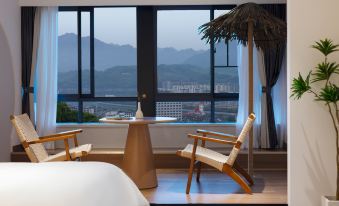 Meiyi Light Luxury Hotel (Zhangjiajie Pedestrian Street Dayong Ancient City Branch)