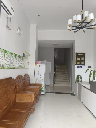 Pubei Century Business Hotel Отели рядом с достопримечательностью «Oriental Water Park»